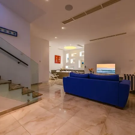 Mare Lombardi Villa Protaras